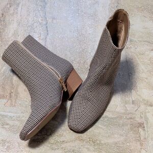 Elegant Women's Houndstooth Ankle Boots